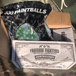 Freedom Fighters Paintball Set with Green Paintballs